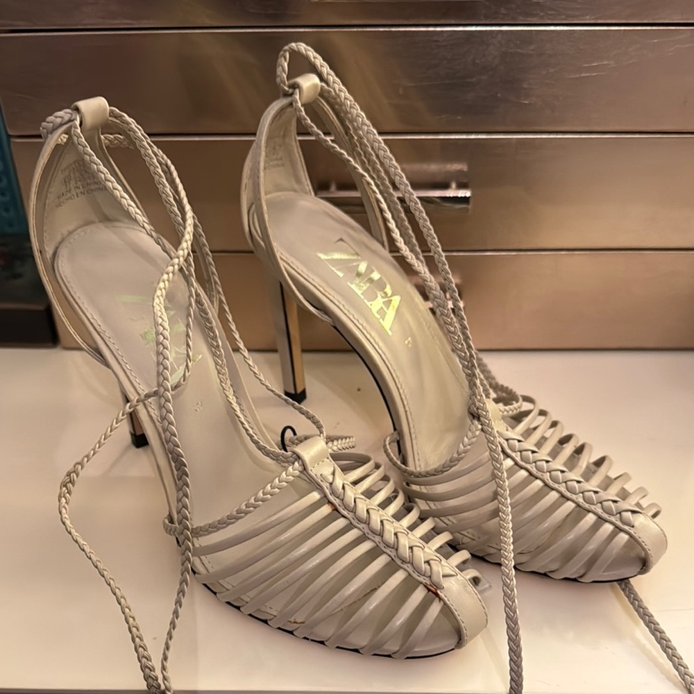 Zara Women's Cream Strappy Heels